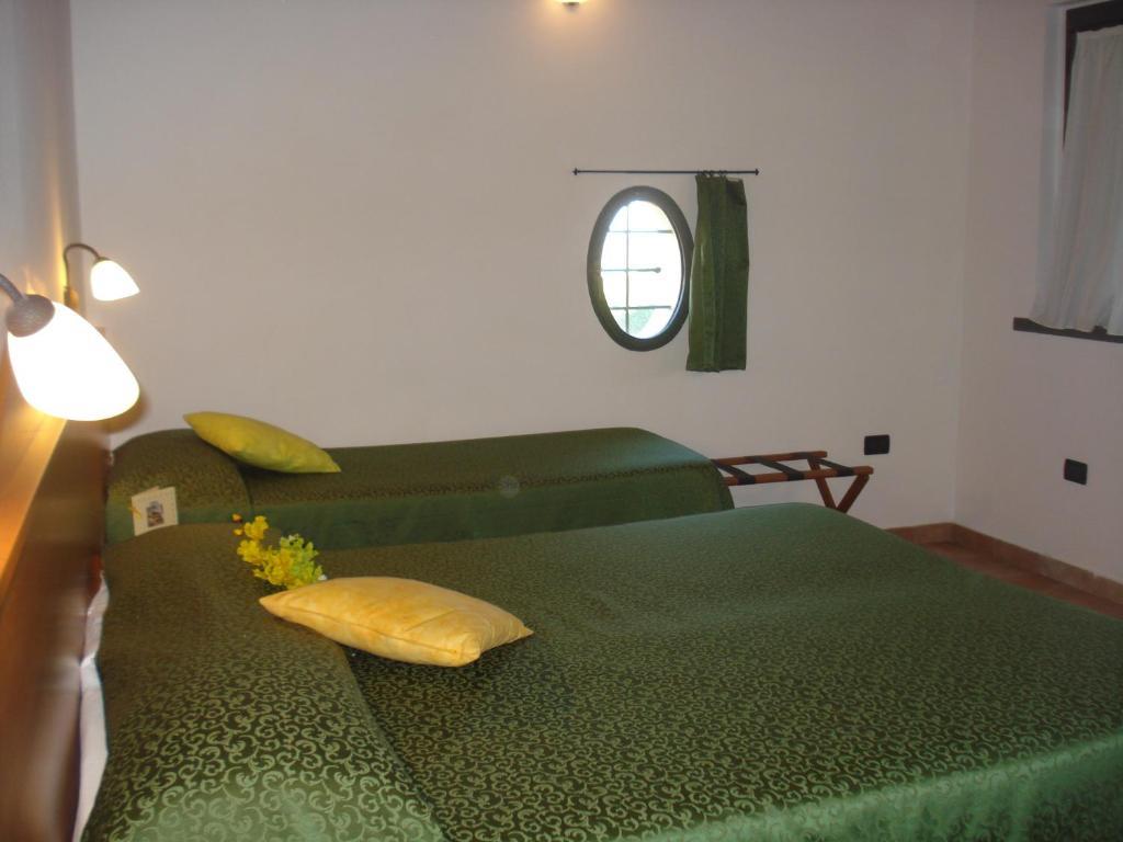 Carlo'S Hotel Castagneto Carducci Szoba fotó